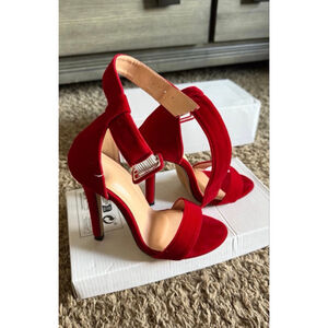 Size 5 cute sexy red heels.